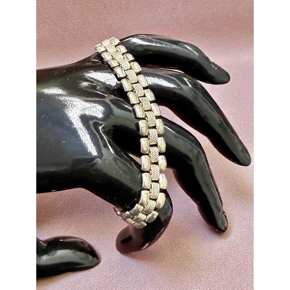 Monet Silver Tone Link Bracelet Rhinestone Accents Clasp Closure VTG Signed - Picture 2 of 6